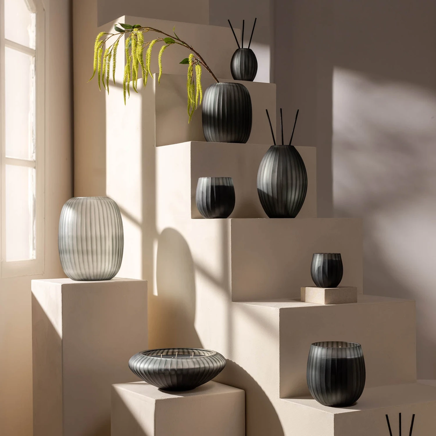 Atelier By Ipuro Gris Vase 4 Atelier By Ipuro Gris Vase – Bild 4